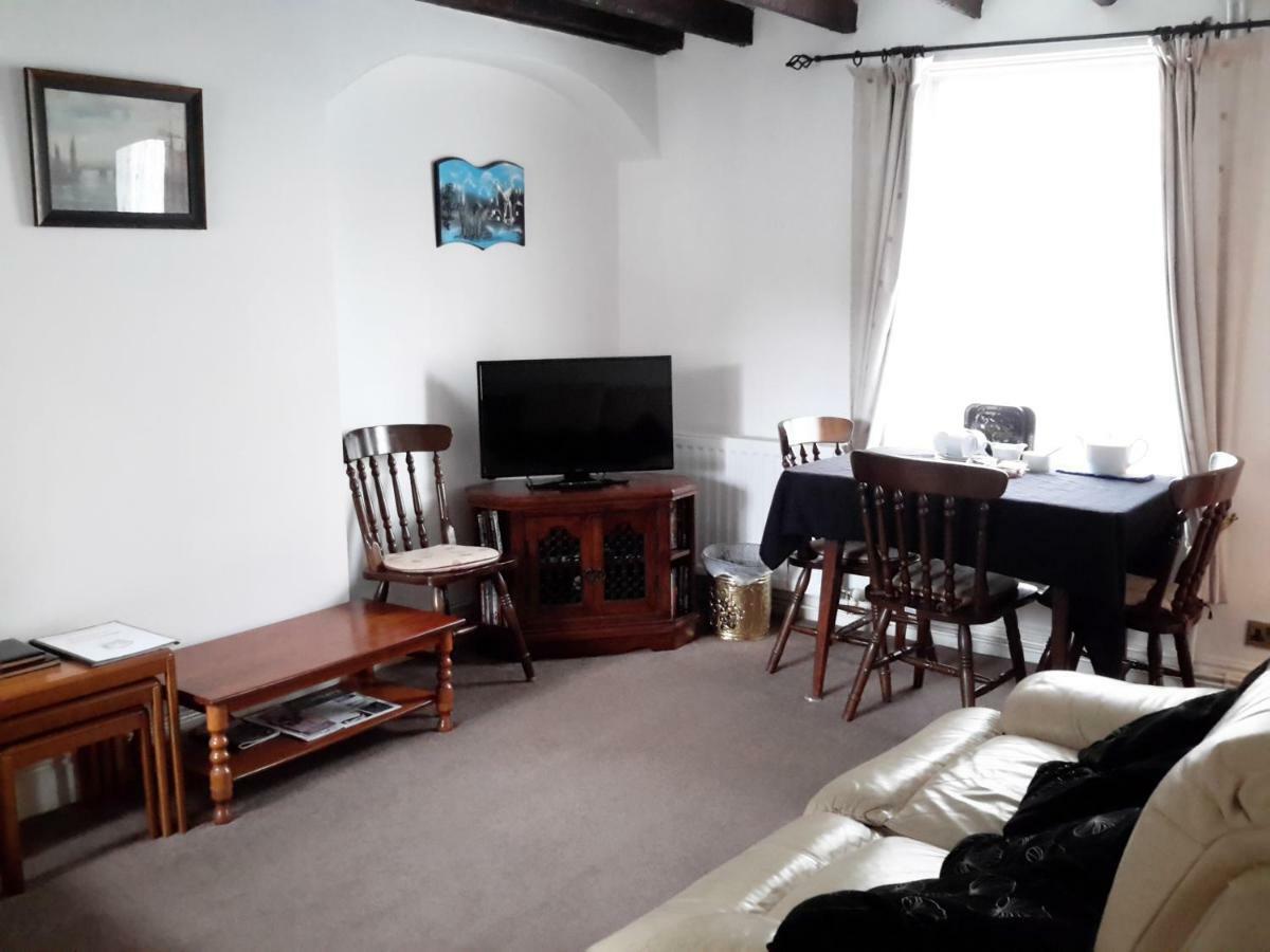 Lupine Cottage Уитби Екстериор снимка