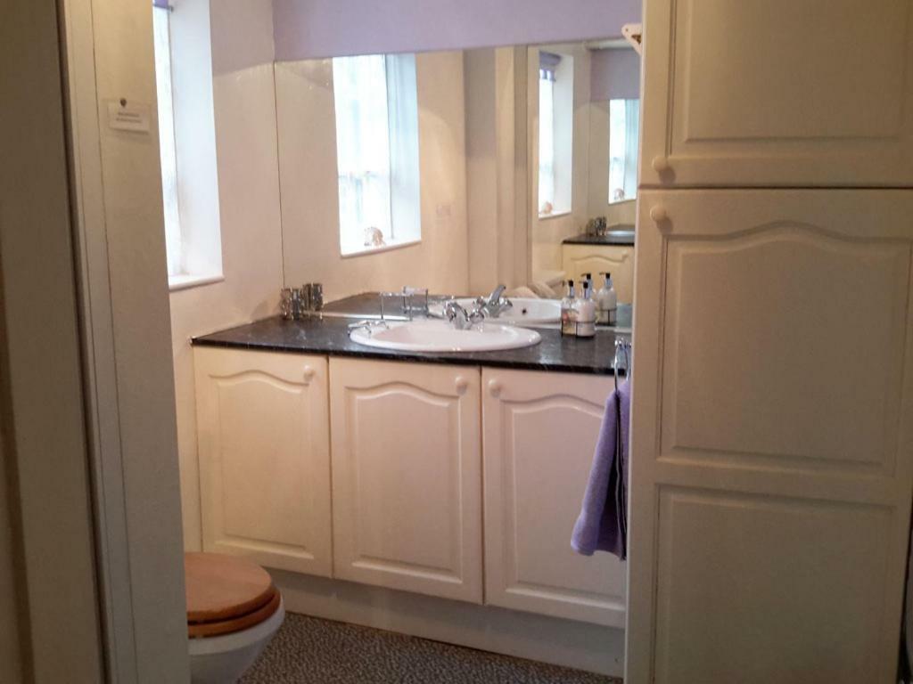Lupine Cottage Уитби Екстериор снимка